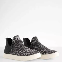 Very G women Survivor Shoe In Charcoal