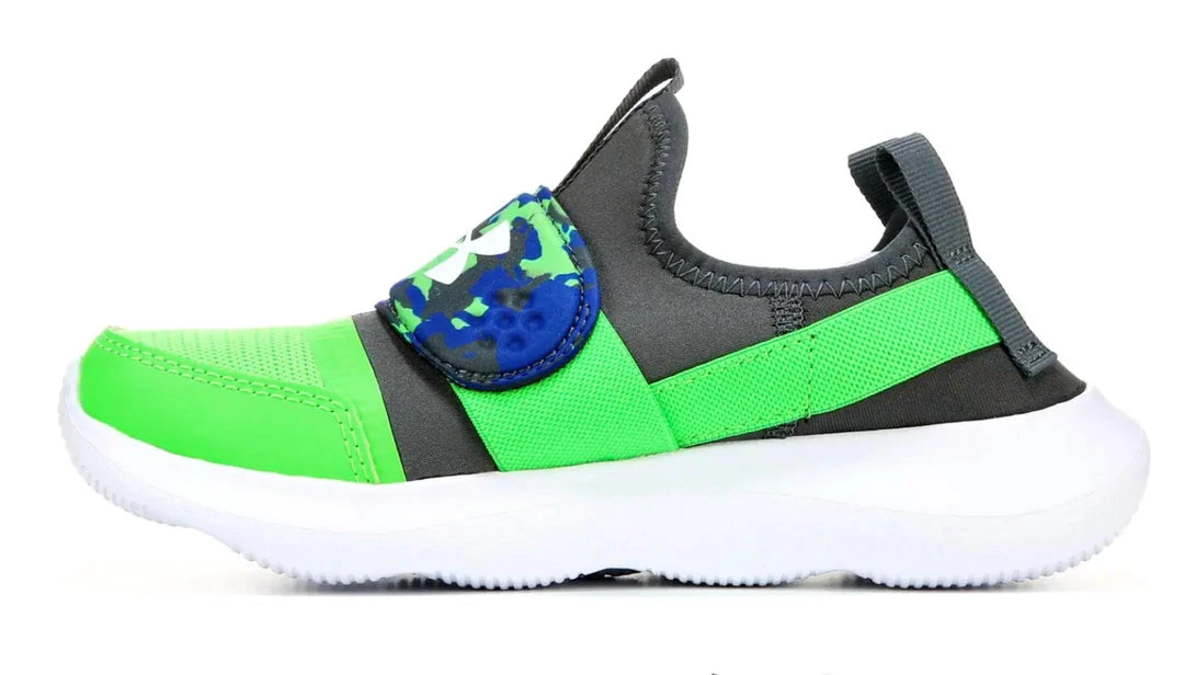 Under Armour kids Runplay Sneakers (Big Kid) in Green 3 Under Armour kids Runplay Sneakers (Big Kid) in Green - Image 3