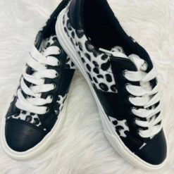 Very G women Trillion Shoe in Black Spotted