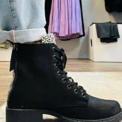 Very G women Frontier Boot in Black