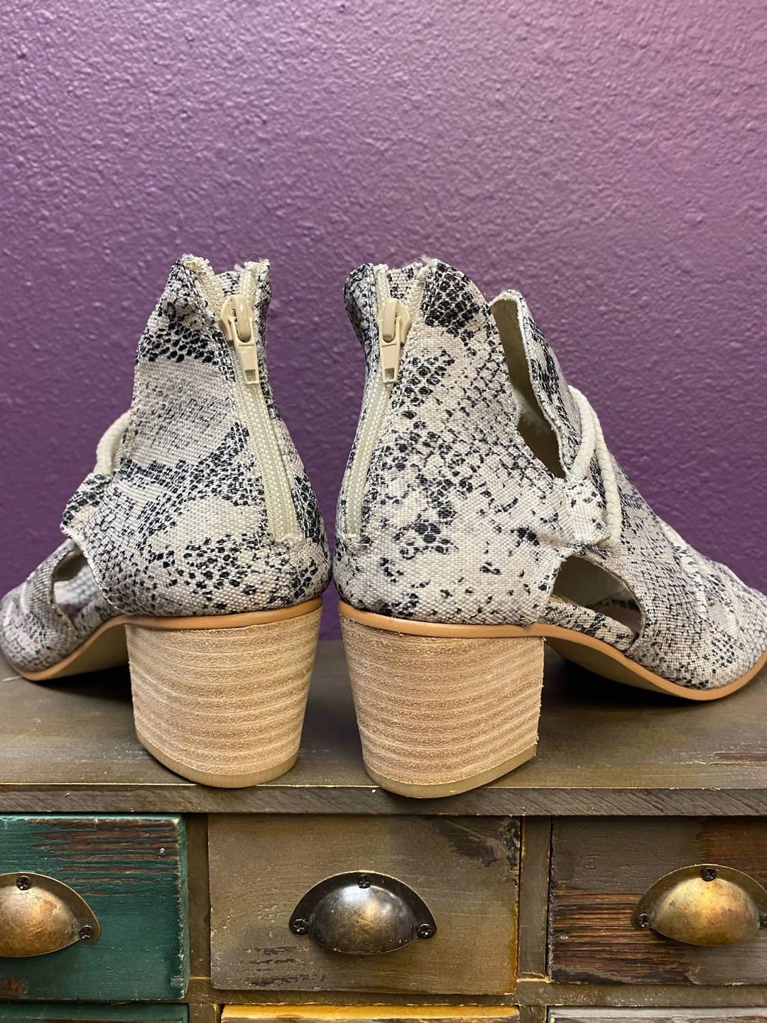 Very G women Sillian Peep Toe Booties in Cream 2 Very G women Sillian Peep Toe Booties in Cream - Image 2