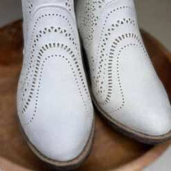 Very G women Zest Booties in White -Very G store 3e23f621ed0e4e18afc5b2384b767748 1080x