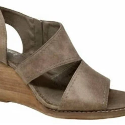 Very G women Zeta Wedge Shoe in Taupe
