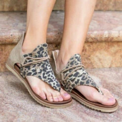 Very G women Sparta Sandal in Tan Leopard