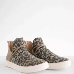 Very G women Survivor Shoe In Tan Leopard