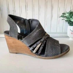 Very G women Jamison Wedge in Grey -Very G store c63b01f70a0c4d2c9e72f1b49a063724 d61c9f3b 4d8d 4c4b bdc9 17cf817cf317 1080x