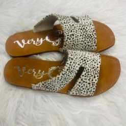 Very G women Jaycie Sandal in Leopard Print
